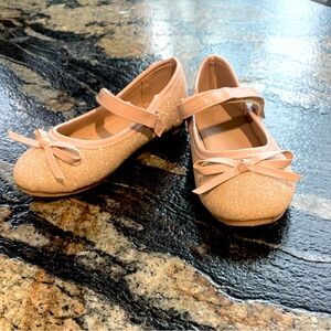 Girls pink sparkly ballet flats size 7 with bow